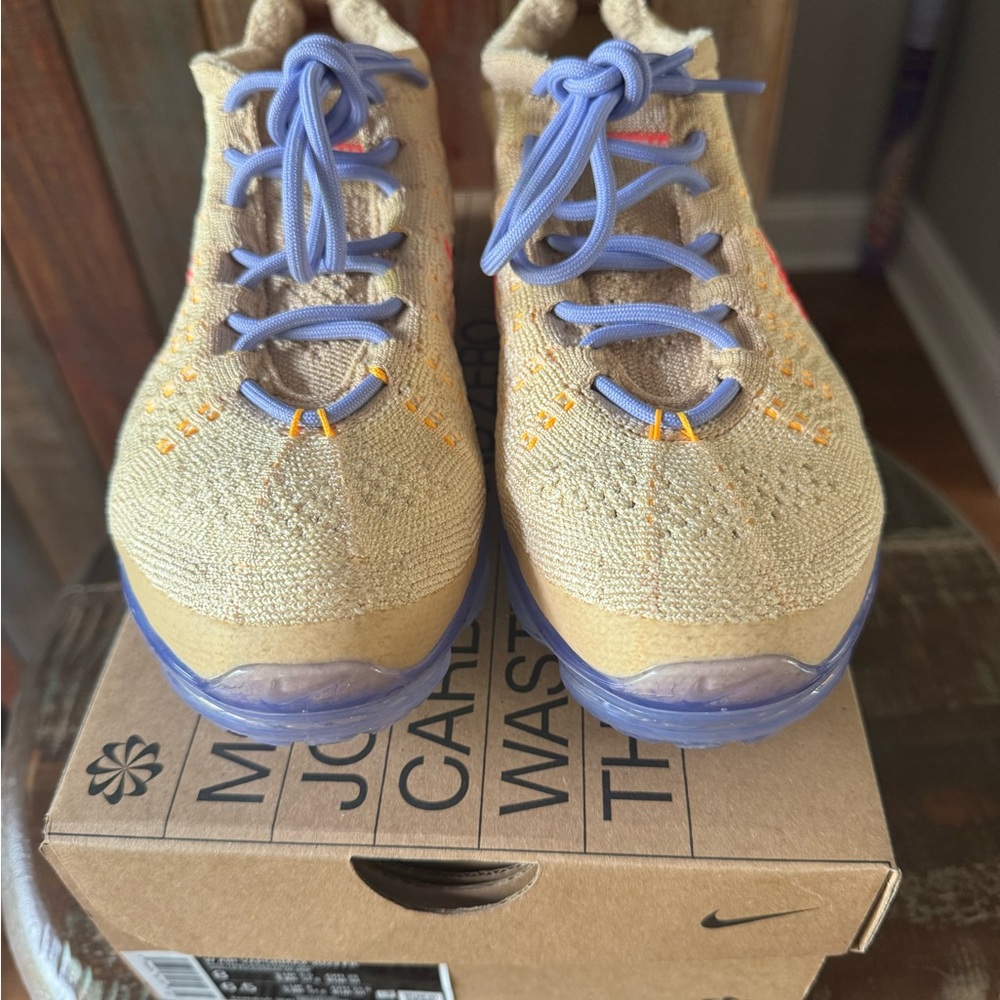Nike air Vapormax 2023 - Size 8 - like new!